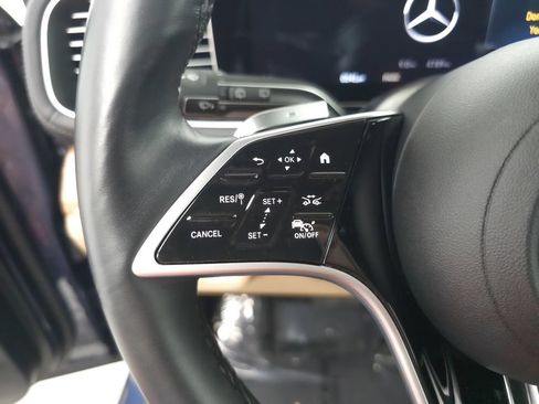 Used 2025 Mercedes-Benz GLE 450e 4MATIC image 11