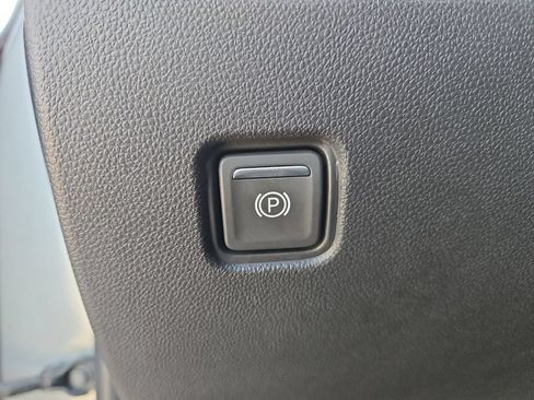 Used 2025 Chevrolet Blazer LT AWD/4WD image 36