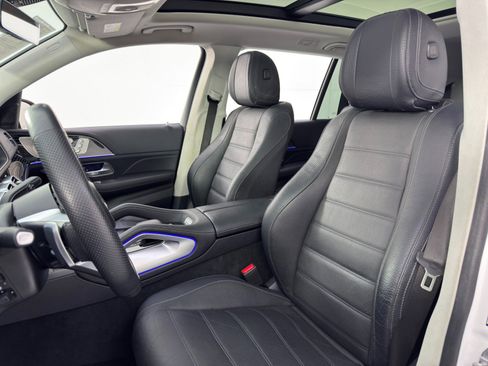 Used 2024 Mercedes-Benz GLS 580 4MATIC image 45