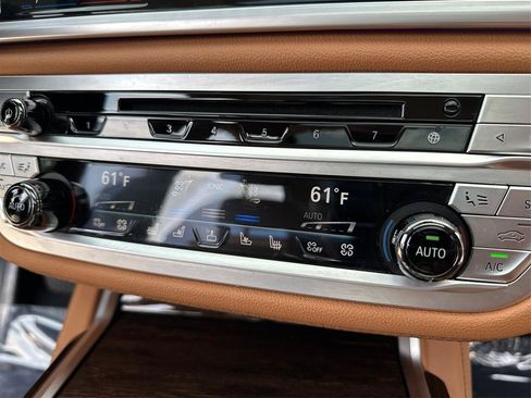 Used 2020 BMW 750i xDrive w/ Executive Package AWD/4WD image 42