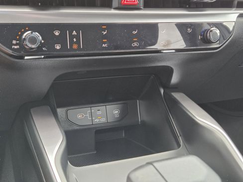 New 2025 Kia Sorento LX image 27