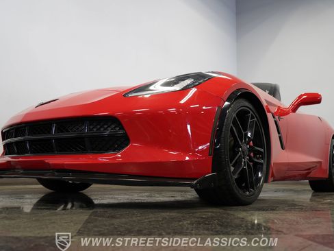 Used 2019 Chevrolet Corvette Stingray Convertible w/ Carbon Flash Badge Package image 20