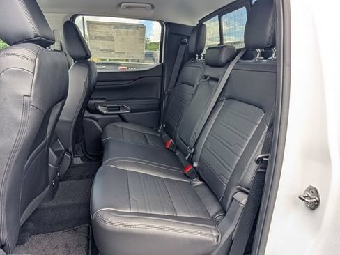 Used 2025 Ford Ranger Lariat w/ Black Appearance Package AWD/4WD image 17