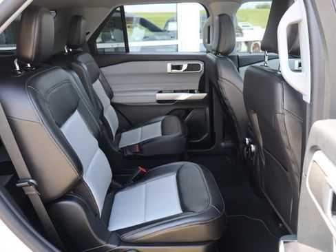 Used 2023 Ford Explorer XLT w/ Equipment Group 202A AWD/4WD image 32