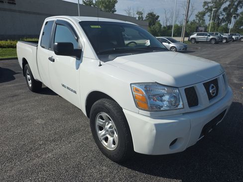 Used 2005 Nissan Titan XE w/ (W02) Preferred Pkg RWD image 2