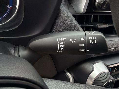 Used 2023 Toyota RAV4 LE AWD/4WD image 19