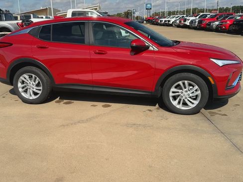 New 2026 Buick Envista Preferred image 2