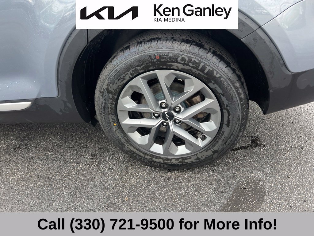 Used 2024 Kia Telluride LX FWD image 22