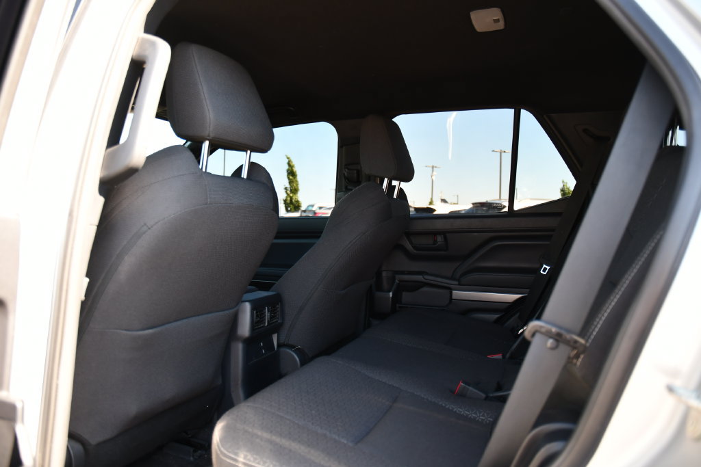 Used 2025 Toyota 4Runner SR5 AWD/4WD image 28