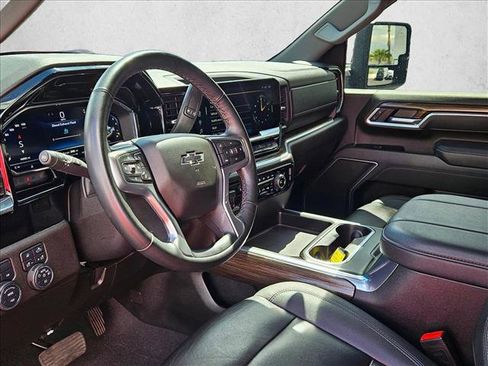 Used 2025 Chevrolet Silverado 2500 LT w/ Trail Boss Package image 10