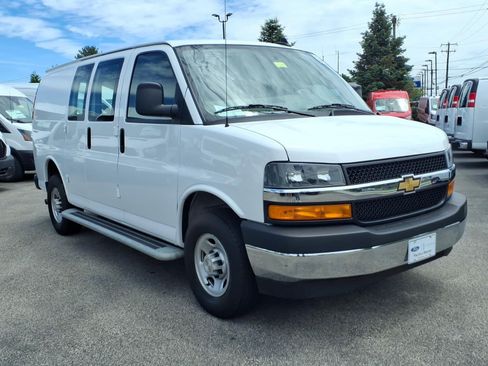 Used 2024 Chevrolet Express 2500 w/ Driver Convenience Package RWD image 1