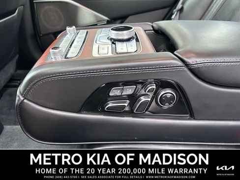 Used 2020 Kia K900 Luxury w/ VIP Package image 35