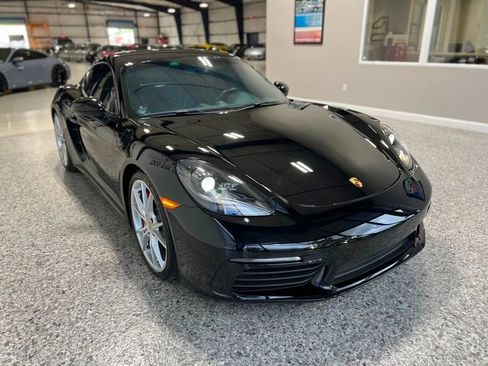 Used 2020 Porsche 718 Cayman S w/ Sport Chrono Package image 11