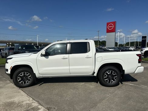 New 2026 Nissan Frontier SV w/ SV Convenience Package RWD image 3