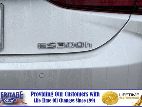 Used 2025 Lexus ES 300h w/ Premium Package image 27