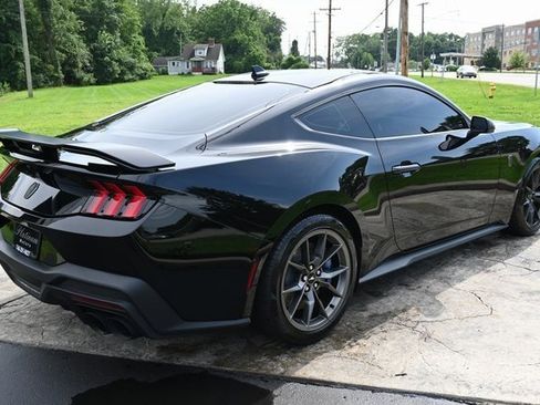 Used 2024 Ford Mustang Dark Horse image 5