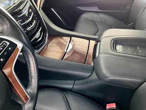 Used 2016 Cadillac Escalade Premium RWD image 11
