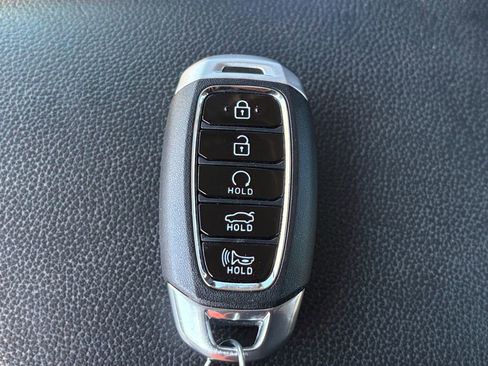 Used 2022 Hyundai Elantra SEL w/ Convenience + Premium Package image 25