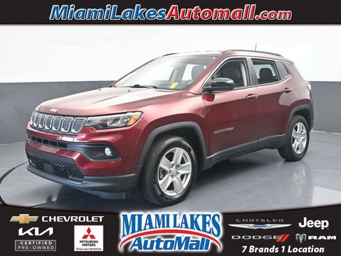 Used 2022 Jeep Compass Latitude image 1