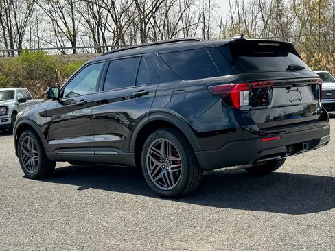 New 2026 Ford Explorer ST-Line w/ ST-Line Street Pack AWD/4WD image 5
