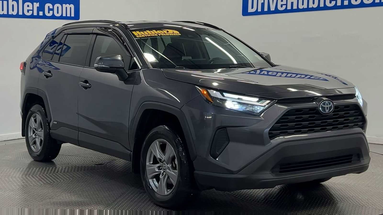 Used 2024 Toyota RAV4 XLE AWD/4WD image 2