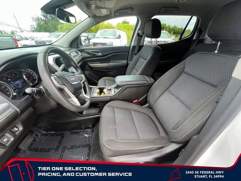 Used 2023 GMC Acadia SLE w/ Driver Convenience Package FWD image 10