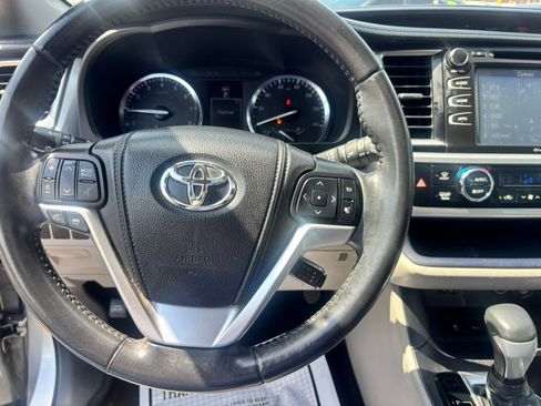 Used 2014 Toyota Highlander XLE AWD/4WD image 13