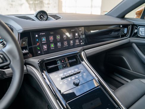 Certified 2025 Porsche Panamera 4 AWD/4WD image 15