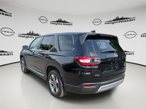Used 2025 Honda Pilot EX-L image 3
