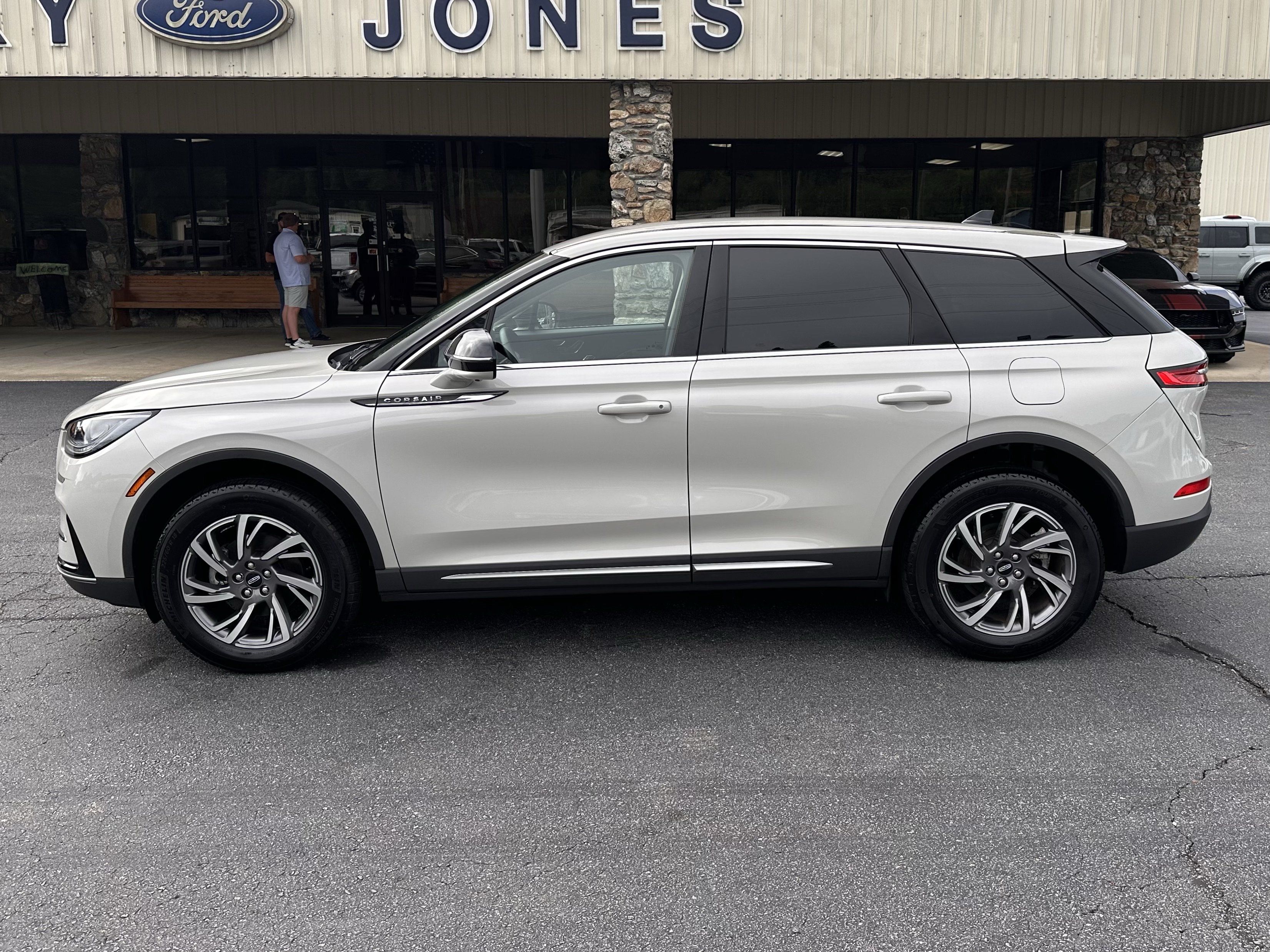Used 2024 Lincoln Corsair AWD w/ Equipment Group 101A image 1