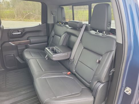 Used 2021 GMC Sierra 1500 SLT w/ SLT Premium Package AWD/4WD image 16