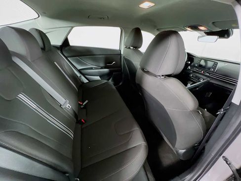 Certified 2023 Hyundai Elantra SEL w/ Preferred Accessory Package image 25