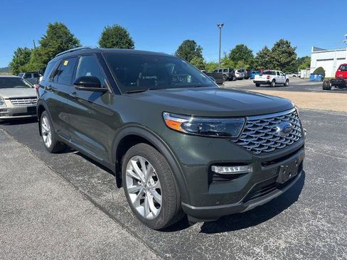 Certified 2022 Ford Explorer Platinum w/ Technology Package AWD/4WD image 2