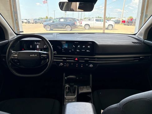 Used 2026 Kia Sportage LX FWD image 19