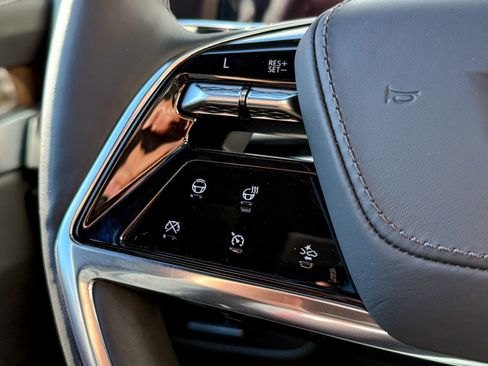 New 2025 Cadillac Escalade ESV Premium Luxury Platinum w/ LPO, Floor Liner Package image 25