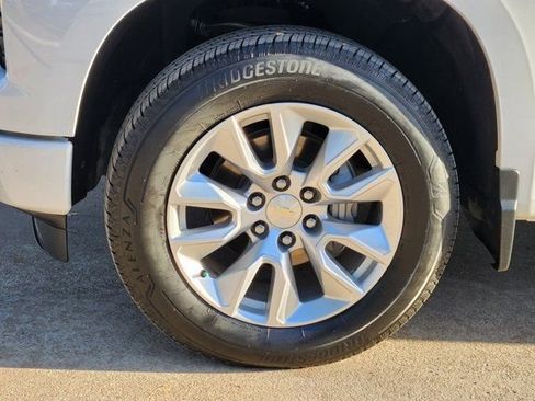 Used 2023 Chevrolet Silverado 1500 Custom image 18