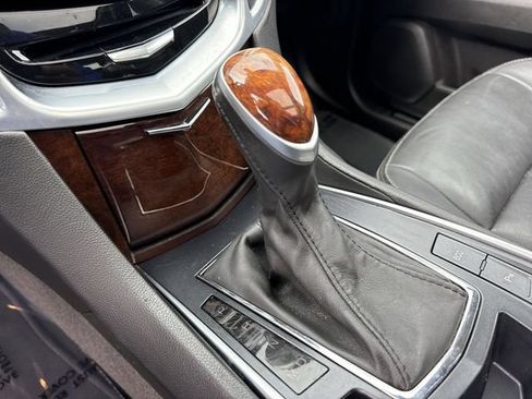Used 2016 Cadillac SRX Luxury FWD image 18