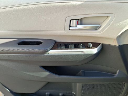 Used 2024 Toyota Sienna XLE image 12