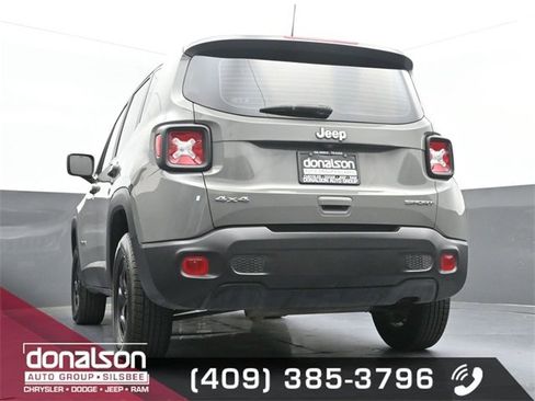 Used 2020 Jeep Renegade Sport image 17