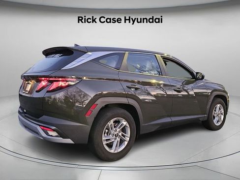 Certified 2025 Hyundai Tucson SE image 8
