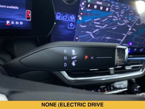 Certified 2024 Chevrolet Equinox EV LT FWD image 8