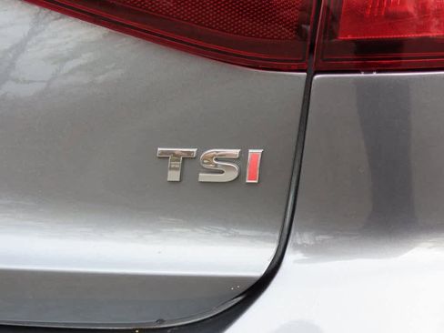 Used 2016 Volkswagen Jetta Sport w/ Lighting Package image 8