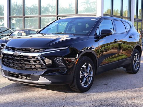 Used 2023 Chevrolet Blazer LT image 6