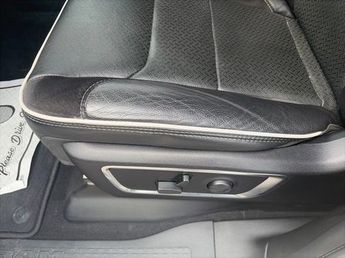Used 2025 RAM 1500 Laramie AWD/4WD image 18