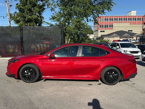 Used 2026 Toyota Camry SE FWD image 6