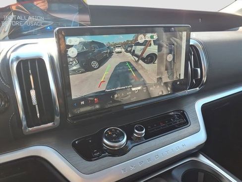 New 2025 Ford Expedition Platinum image 18