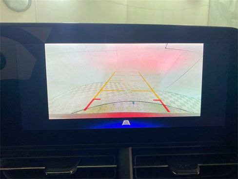 Used 2024 Chevrolet Trax LT image 39