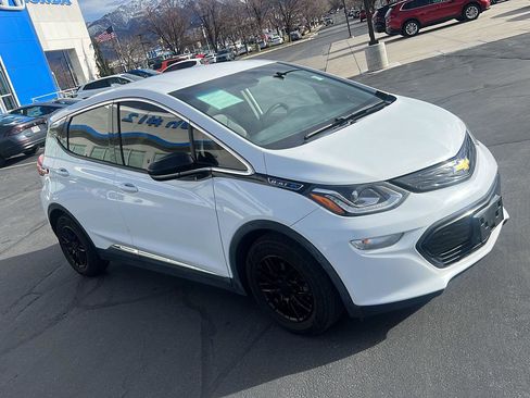 Used 2020 Chevrolet Bolt LT image 2