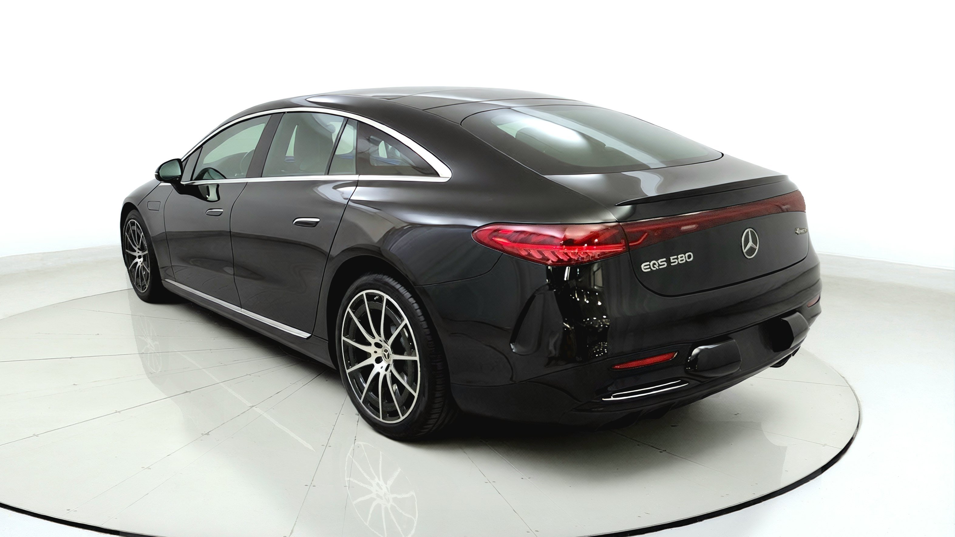 Used 2022 Mercedes-Benz EQS 580 4MATIC Sedan w/ Winter Package image 5