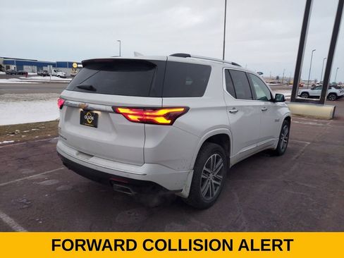 Used 2023 Chevrolet Traverse High Country image 7
